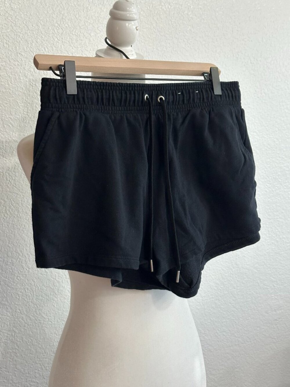 Auden Black Lounge Shorts Women’s Medium Drawstring Elastic Waist Comfy Casual S